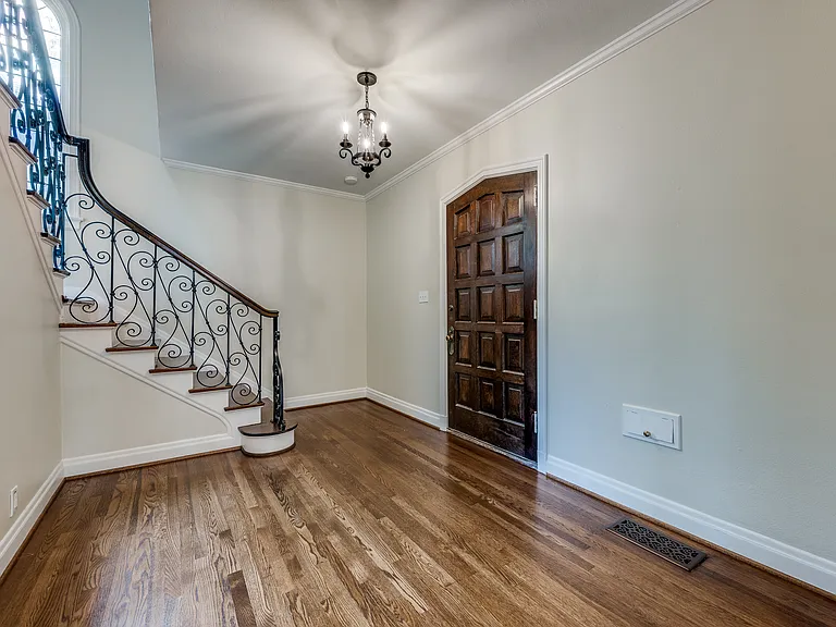 4329 Lorraine Ave — Photo 4