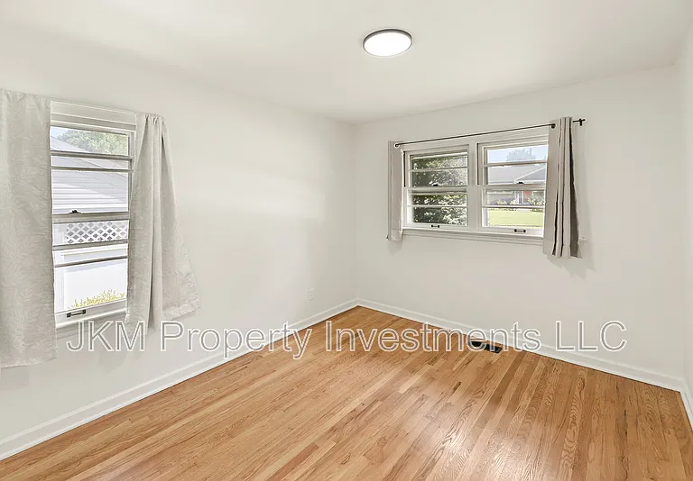 135 Saint Maurice Ln — Photo 14
