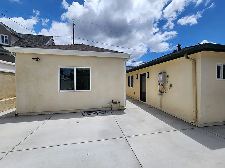 528 Amherst Dr — Photo 25