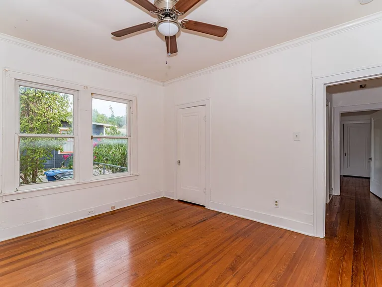 469 E Magnolia Ave — Photo 22