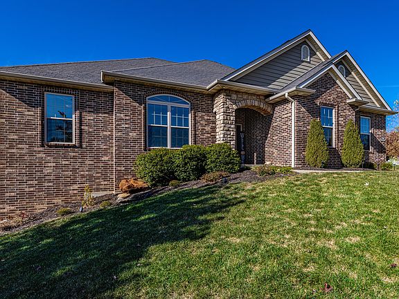 2nd image of 901 Cutters Corner Ln #L