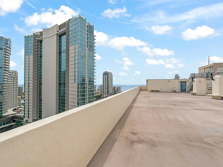 2092 Kuhio Ave #906 — Photo 26