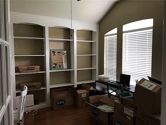 2nd image of 622 Joy Ln