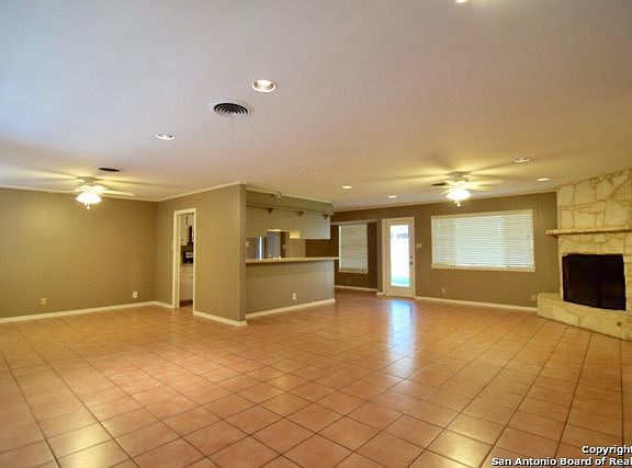 3rd image of 106 Canyon Oaks Dr
