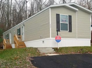 623 Falls Church Rd, Imperial, PA 15126