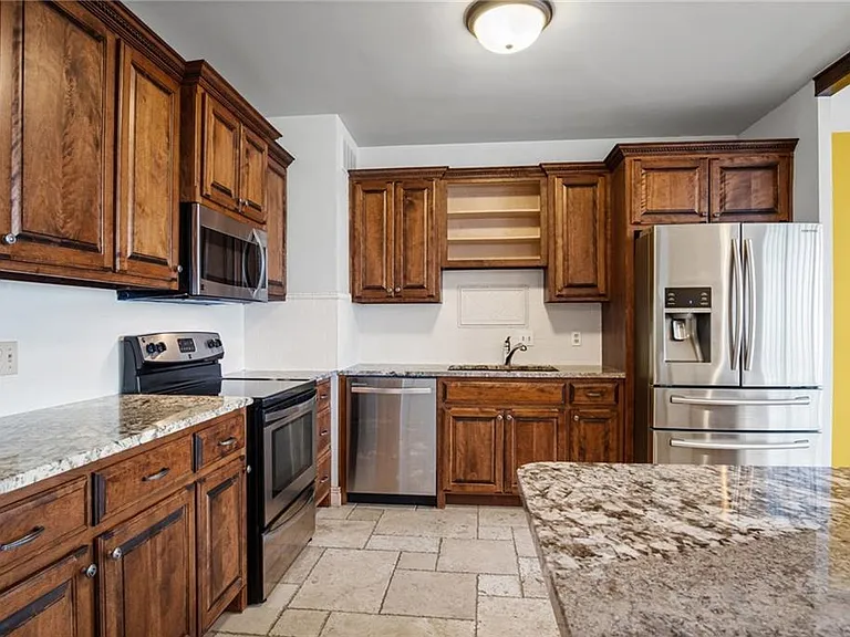 333A W Meyer Blvd #1215A — Photo 2
