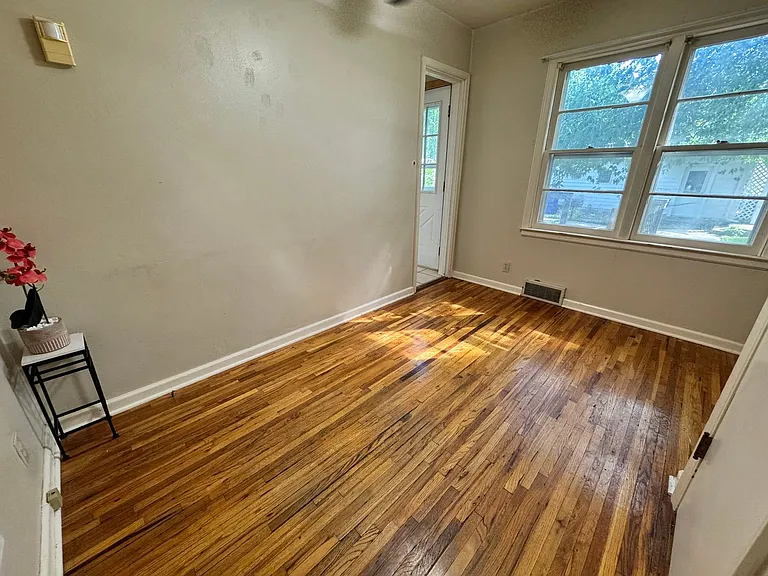 100 Norfolk Rd — Photo 24