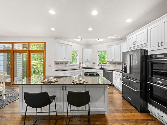 4th image of 7673 Serenity Dr