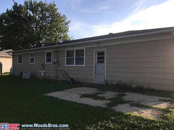 2nd image of 718 N Mayhew Ave