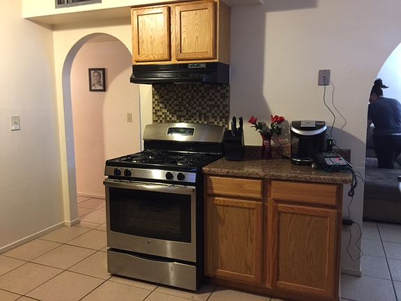 5th image of 1016 W Sonora St