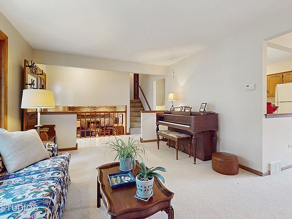 5th image of 10732 Saint Joseph Ct