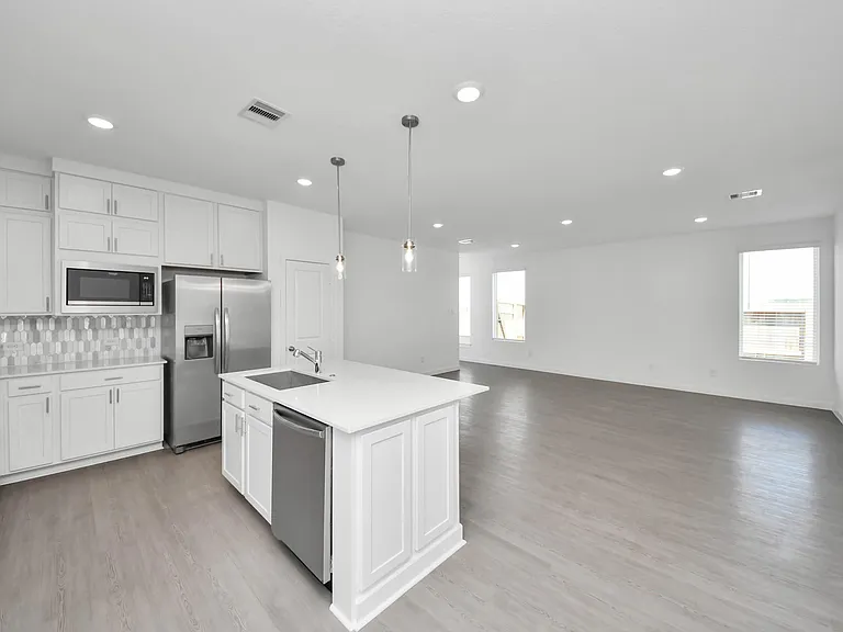 29515 Pondview Dr — Photo 18