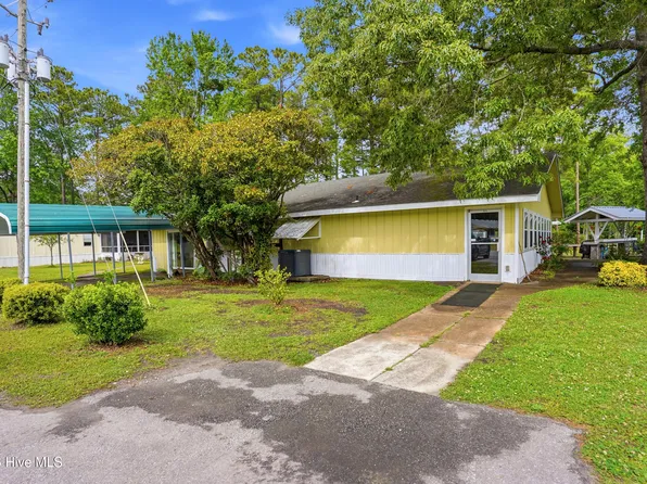 2051/2061 Dawson Cabin Road, Jacksonville, NC 28540