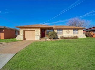 131 Cameron Dr, Altus, OK 73521