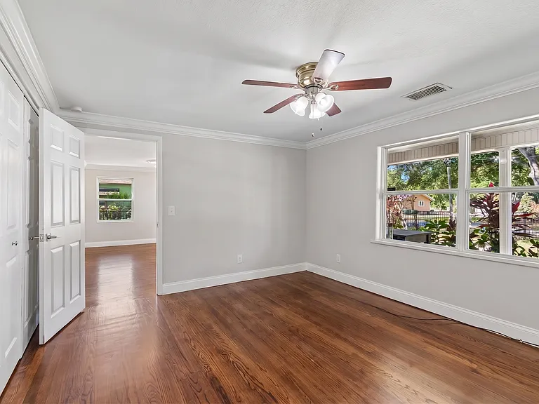 734 Elm St — Photo 6
