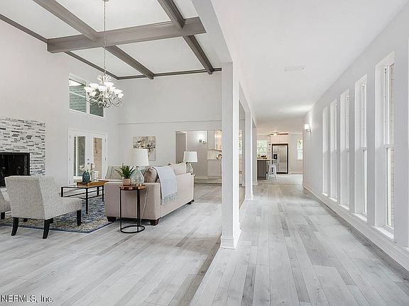 4th image of 4207 La Losa Dr
