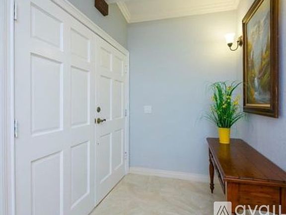 3rd image of 1511 N Sunset Ave