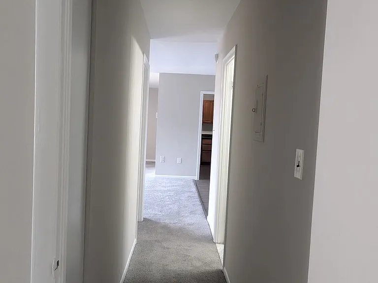 4001 Clarks Ln — Photo 2