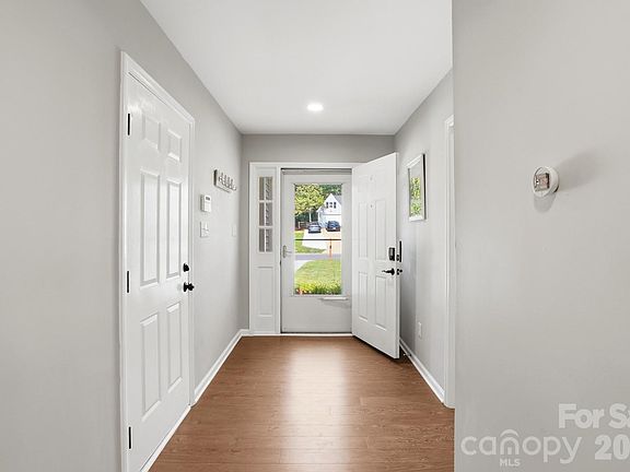 5th image of 8917 Danson Dr