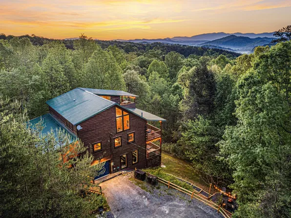 2010 Bluff Mountain Rd, Sevierville, TN 37876