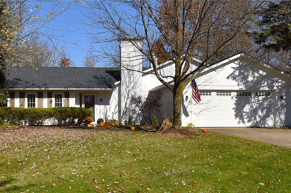 1st image of 28075 Louise Dr