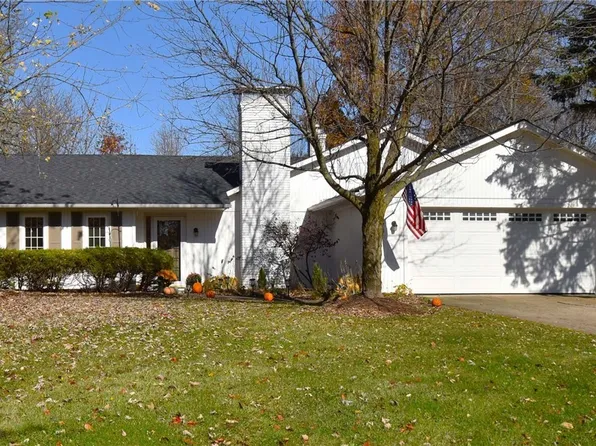 28075 Louise Dr, Solon, OH 44139