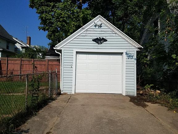 5th image of 1017 W Fairview Ave