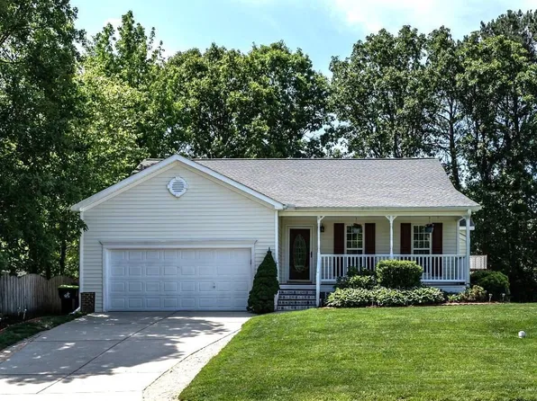 504 Hyannis Dr, Holly Springs, NC 27540