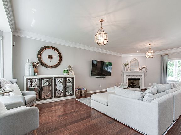 5th image of 7029 Meadow Ridge Cir