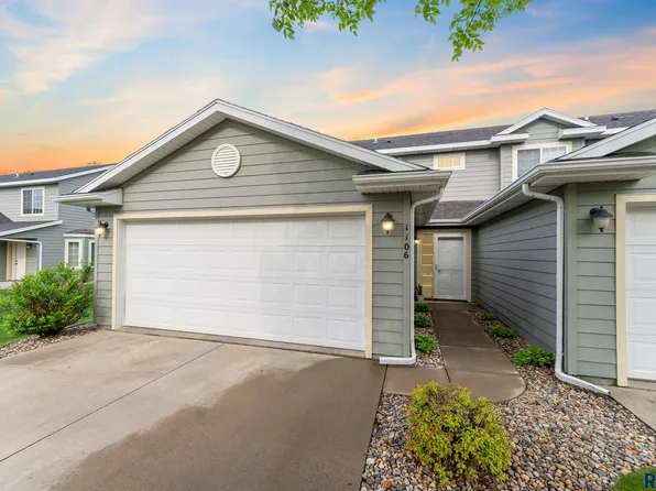 1106 N Fir Pl, Sioux Falls, SD 57107