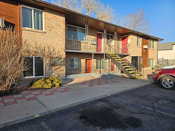 2nd image of 818 Stone Mountain Ct Unit 6