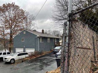 105 Overlook Ave, Bridgeport, CT 06606