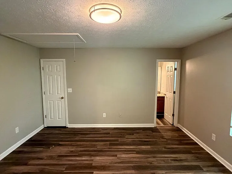 5696 Windfall Ln — Photo 13