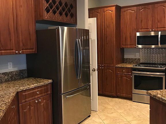 5th image of 8605 SE Pinehaven Ave