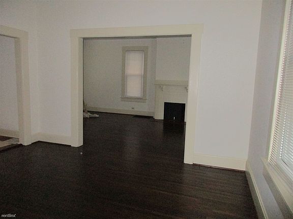 2nd image of 189 W Como Ave