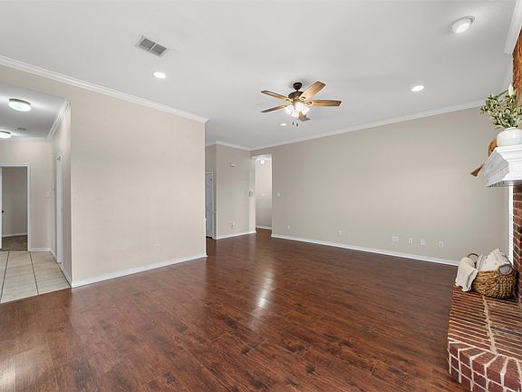 3rd image of 217 Keswick Dr