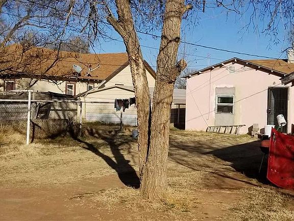 3rd image of 812 N Oak St