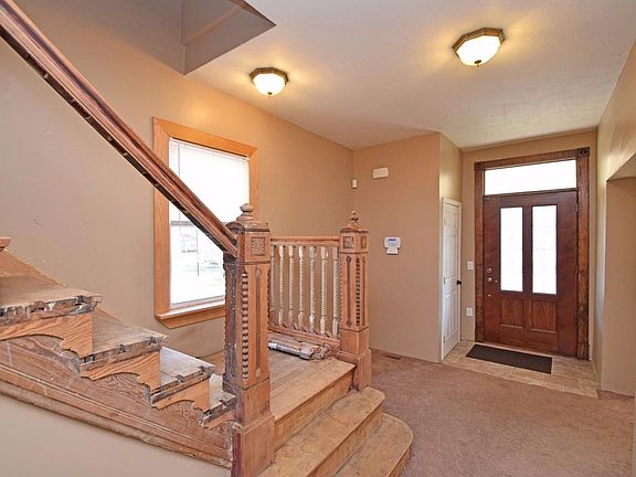 5th image of 3747 Elsmere Ave