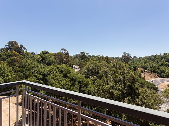 5th image of 25089 Vista Greens Ct