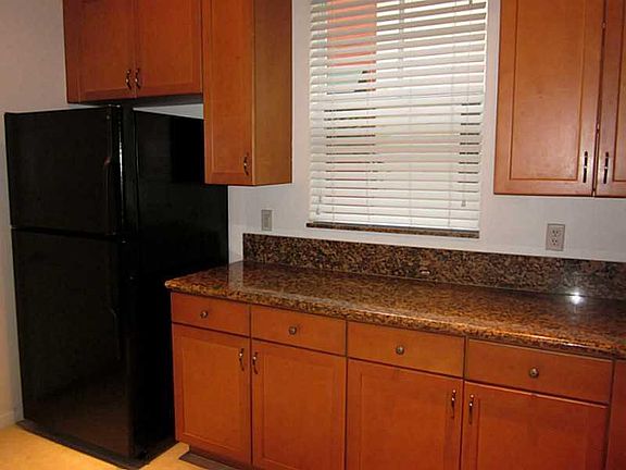 3rd image of 1033 NE 17th Way #406