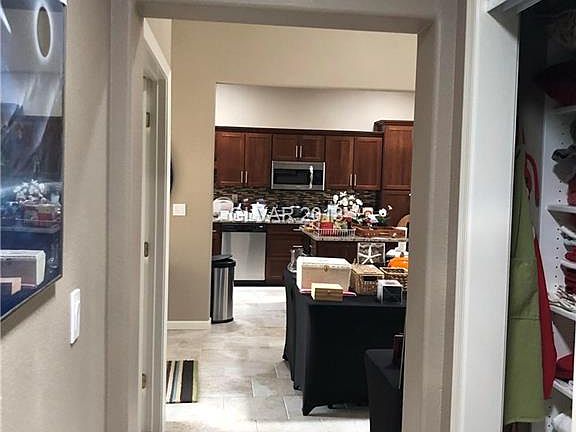 3rd image of 10121 Hunter Springs Dr