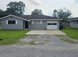 420 S 29th St, Nederland, TX 77627