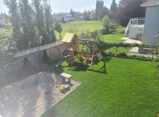 283 E Highland Cir, Strathmore, AB T1P 1V5