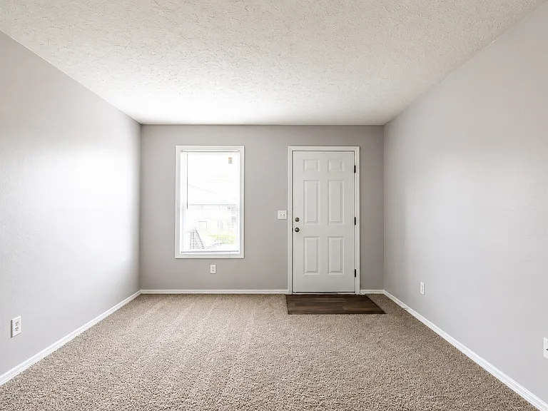 River Retreat Apartments — Photo 6