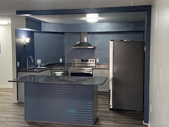 3rd image of 1625 Larimer Street #2004
