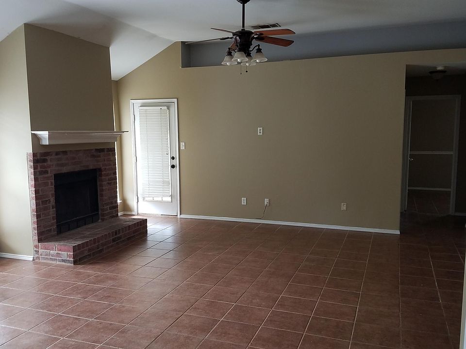 2nd image of 10844 Southern Trace Cir