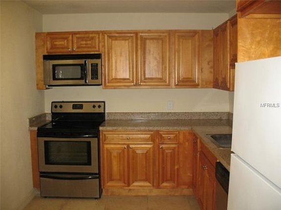 2nd image of 3906 Versailles Dr #3906A