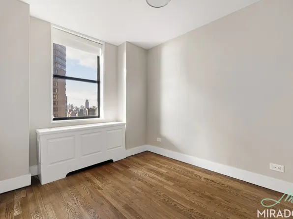 330 East 39th Street image 12 of 21