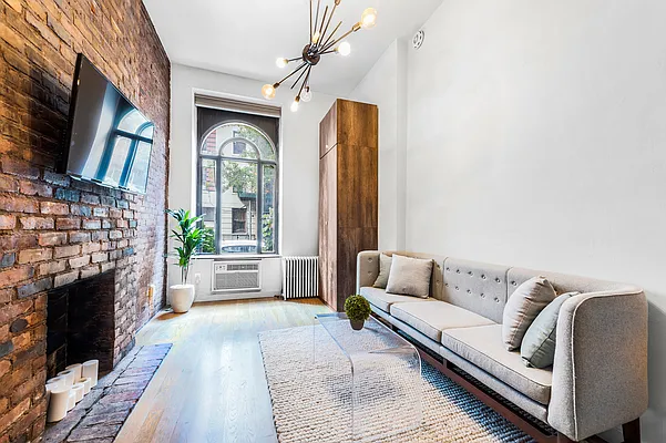 Rented by Manhattan Realty Group | media 1