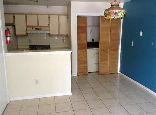 2nd image of 35 Delavan Ct #35